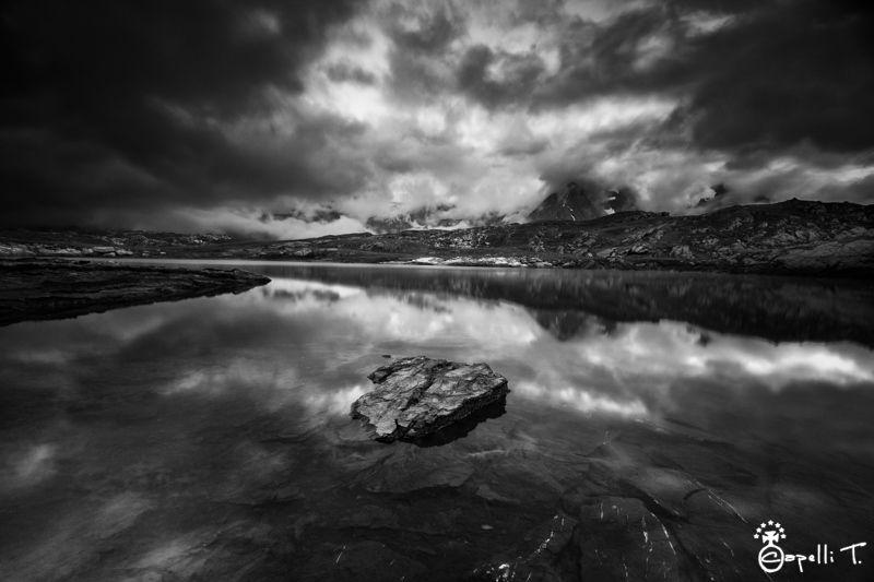 Le lac noir et la meije et le rateau sous les nuages - Thomas CAPELLI